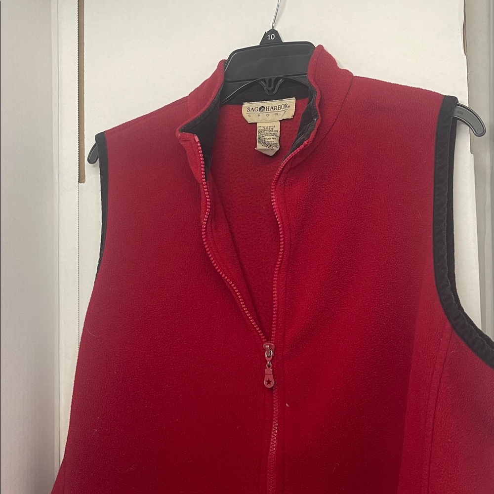 Sag Harbor Cherry‎ Red Fleece Vest